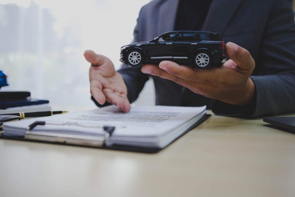 ¿Se puede poner el coche a nombre de dos personas?